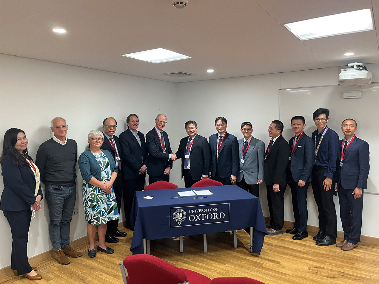 牛津大學Radcliffe醫學系合作備忘錄簽訂儀式